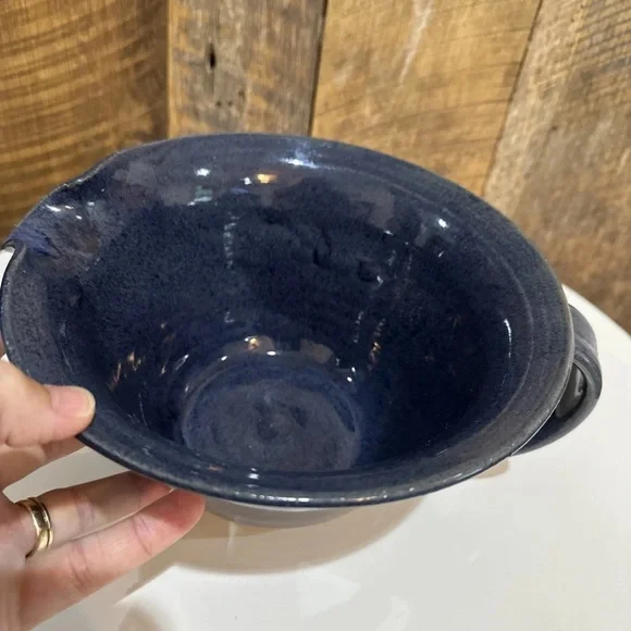 Vintage 2000 Sid Luck Pottery Blue Mixing Bowl Spout & Handle Signed Farmhouse - Picture 10 of 12